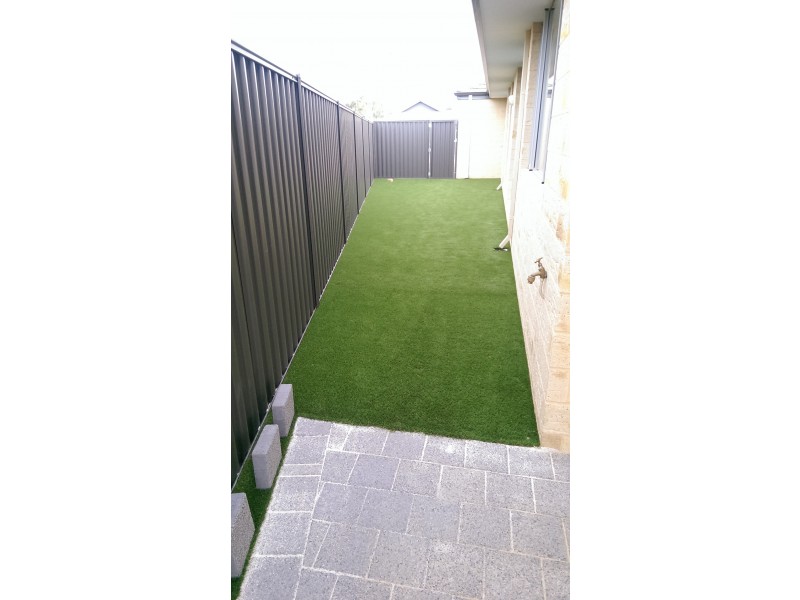 25 Kennick St., Aveley WA 6069