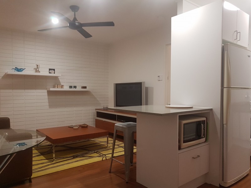 3/27 Thomas Dr, Chevron Island QLD 4217