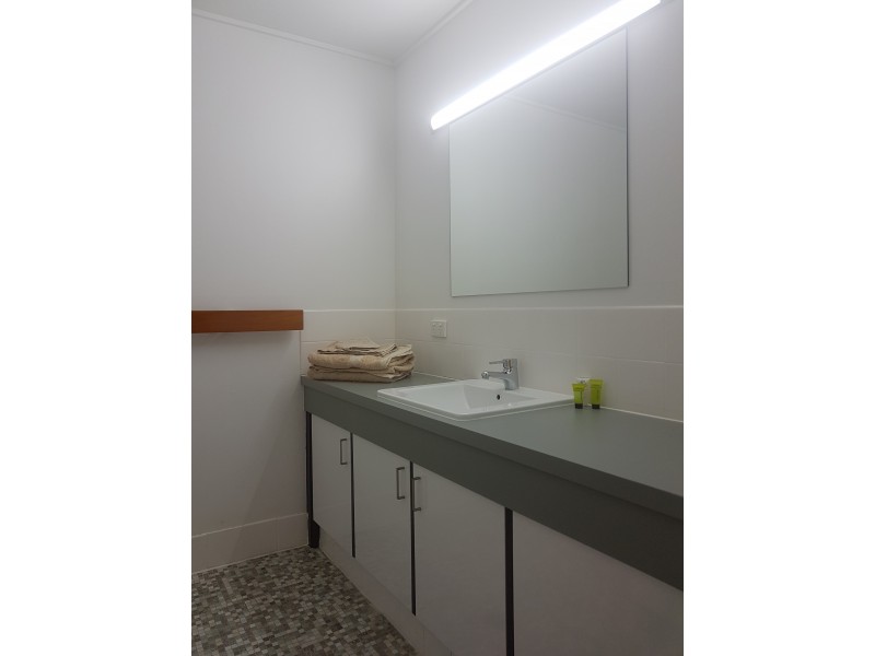 3/27 Thomas Dr, Chevron Island QLD 4217