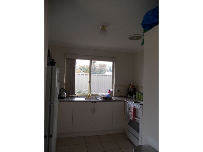 2/17 Simone Crescent, Morphett Vale SA 5162