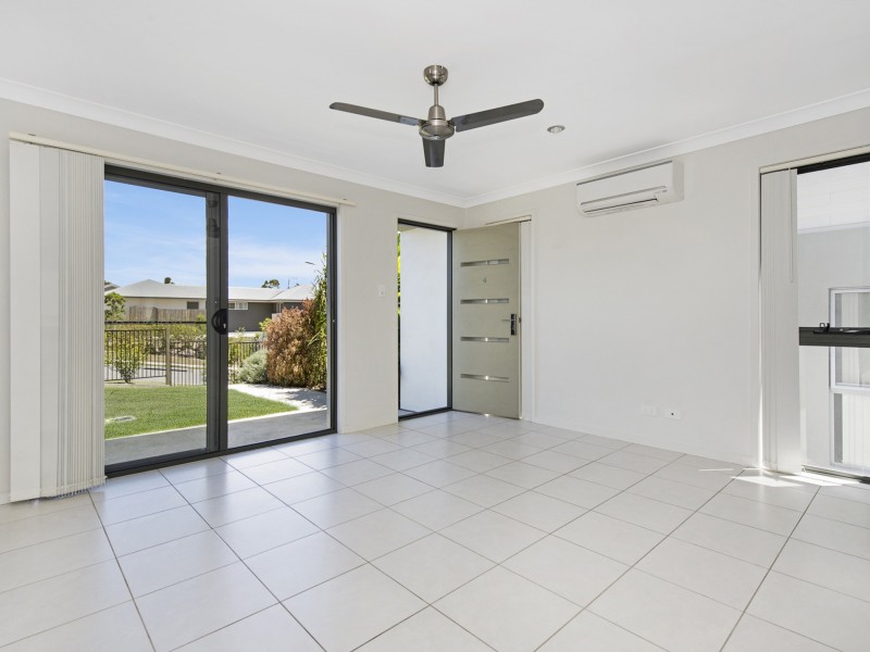 4/2 Tayla Street, Pimpama QLD 4209