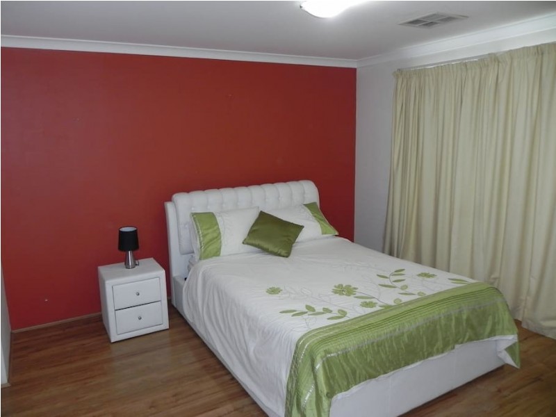 17B Parklands Square, Riverton WA 6148