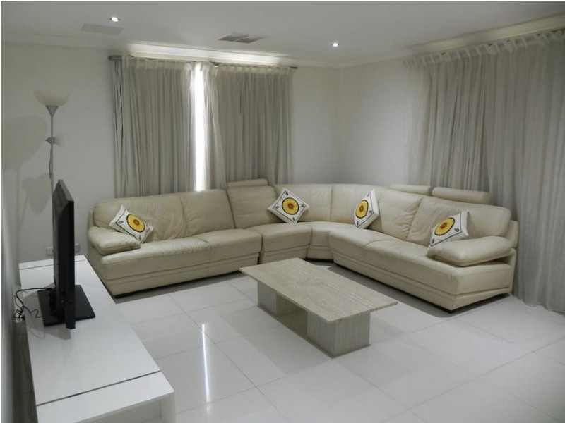 17B Parklands Square, Riverton WA 6148