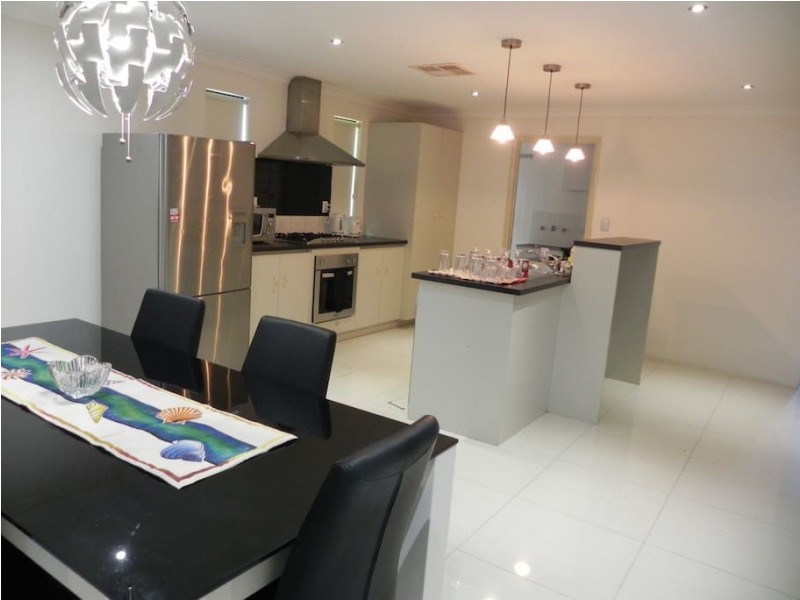 17B Parklands Square, Riverton WA 6148