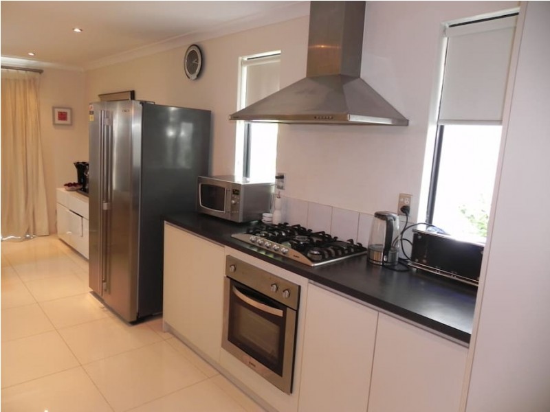 17B Parklands Square, Riverton WA 6148