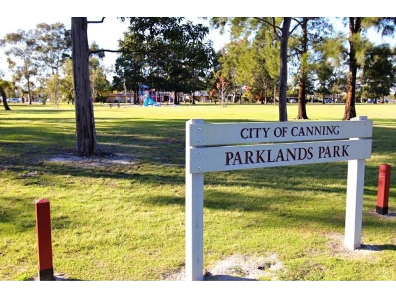 17B Parklands Square, Riverton WA 6148