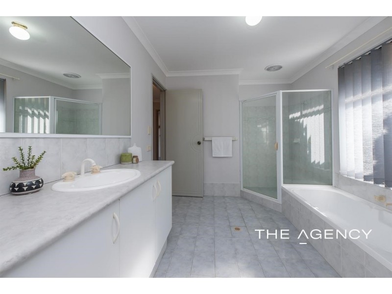 2/10 Langbank Close, Kinross WA 6028