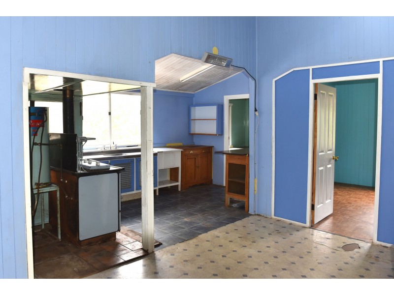 14 Dingo Mountain Road, Crows Nest QLD 4355