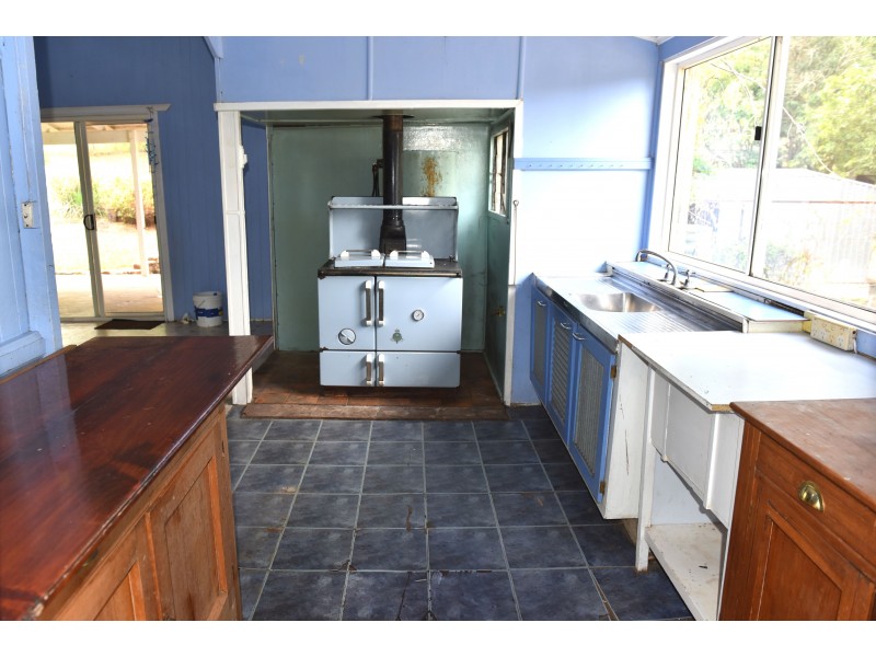 14 Dingo Mountain Road, Crows Nest QLD 4355