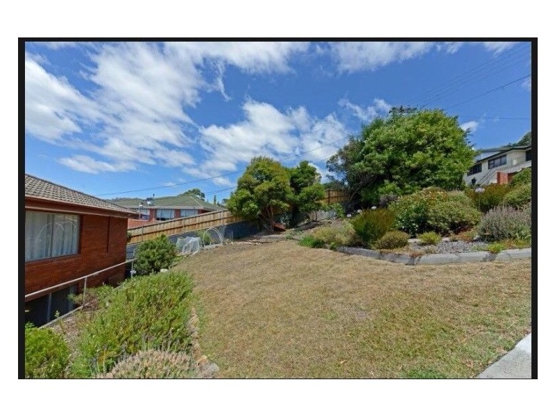 2/8 Wallace Avenue, Lenah Valley TAS 7008