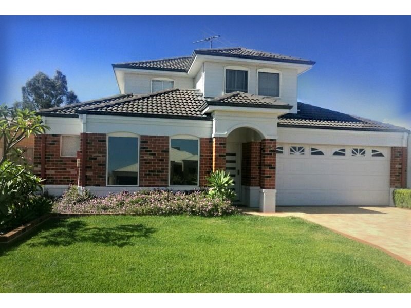 25 Scarpview Place, East Cannington WA 6107