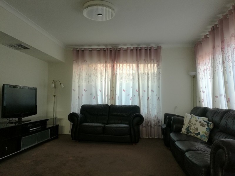 25 Scarpview Place, East Cannington WA 6107