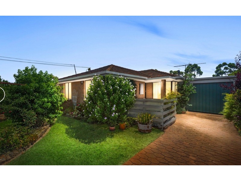 24 Brennan Street, Melton South VIC 3338