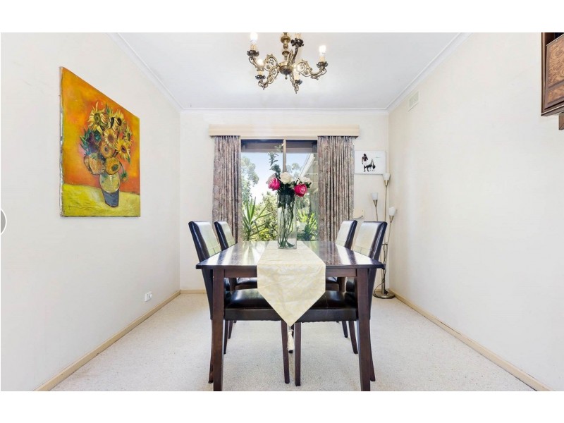 24 Brennan Street, Melton South VIC 3338