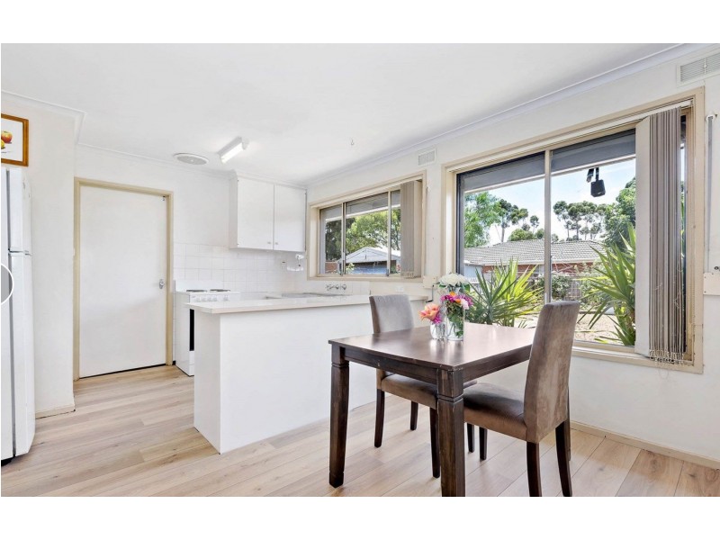 24 Brennan Street, Melton South VIC 3338