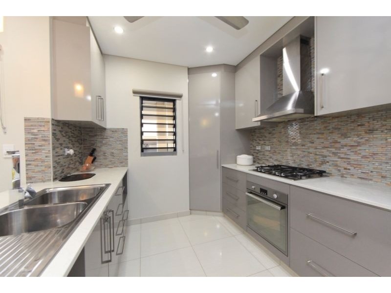 36  Fuhrmann, Muirhead NT 0810