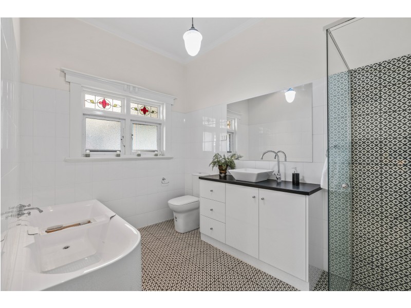 2 Hall Crescent, Old Noarlunga SA 5168