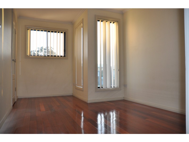 28 George Street, Canley Heights NSW 2166