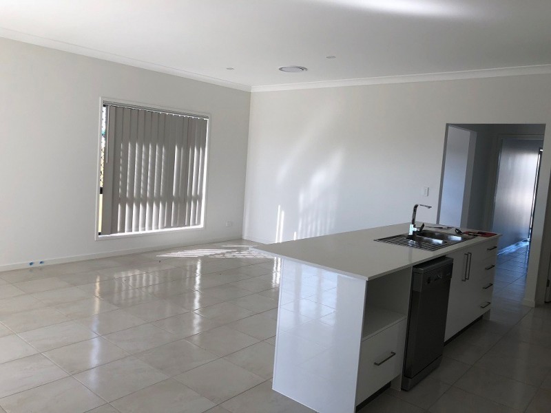 7 Wishart Cres, Bells Creek QLD 4551