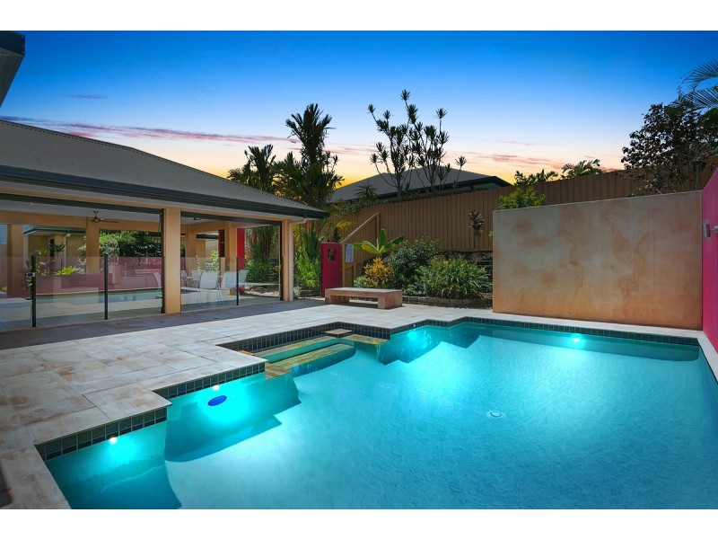 4 Finchley Close, Redlynch QLD 4870