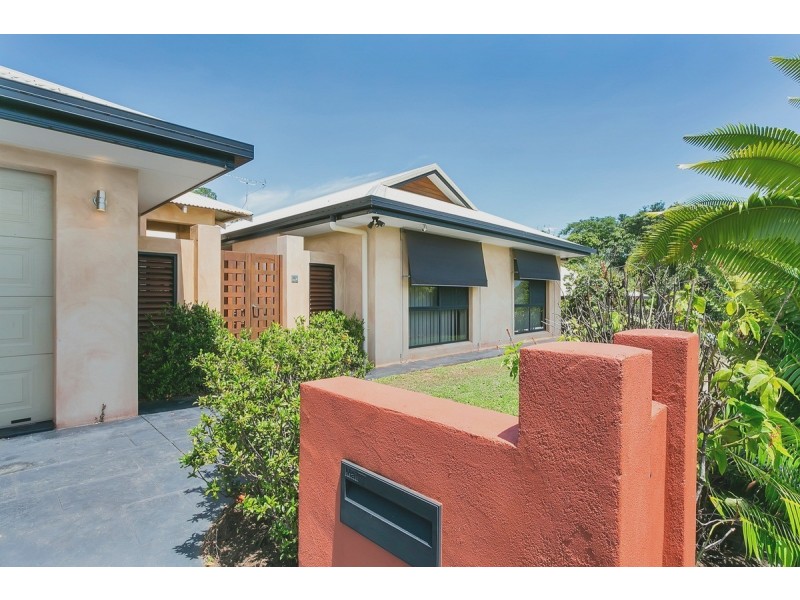 4 Finchley Close, Redlynch QLD 4870