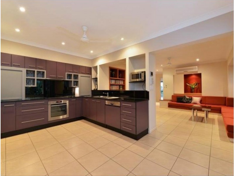 4 Finchley Close, Redlynch QLD 4870