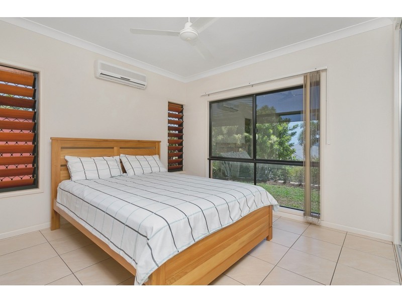 4 Finchley Close, Redlynch QLD 4870