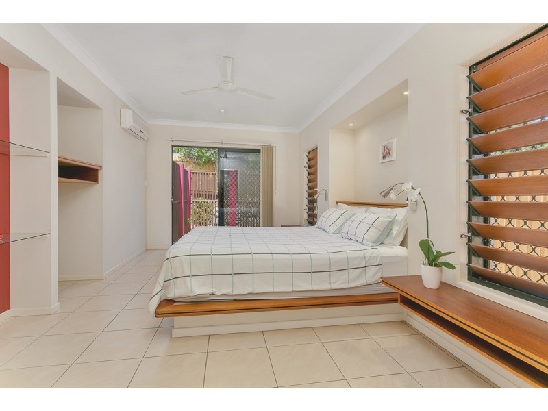 4 Finchley Close, Redlynch QLD 4870