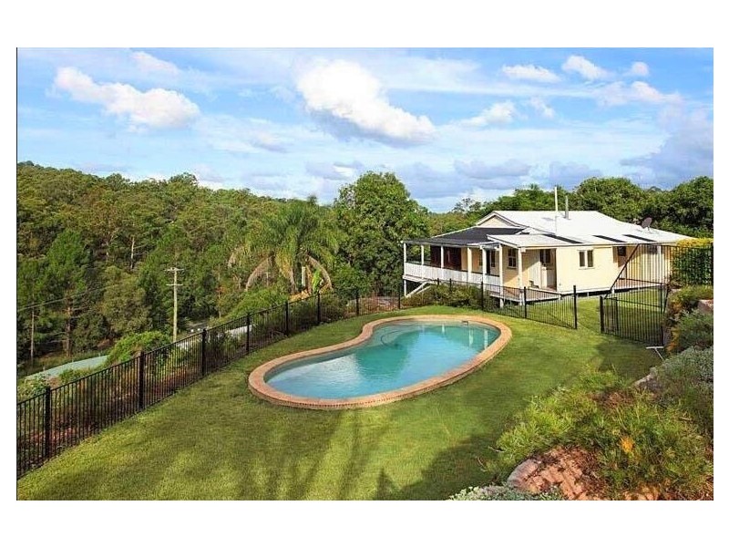 234A Savages Rd, Brookfield QLD 4069