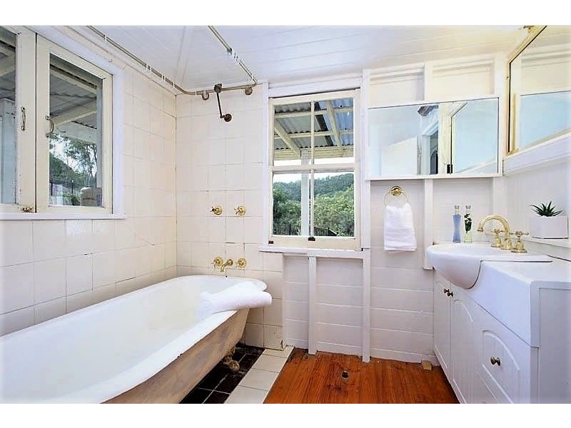 234A Savages Rd, Brookfield QLD 4069