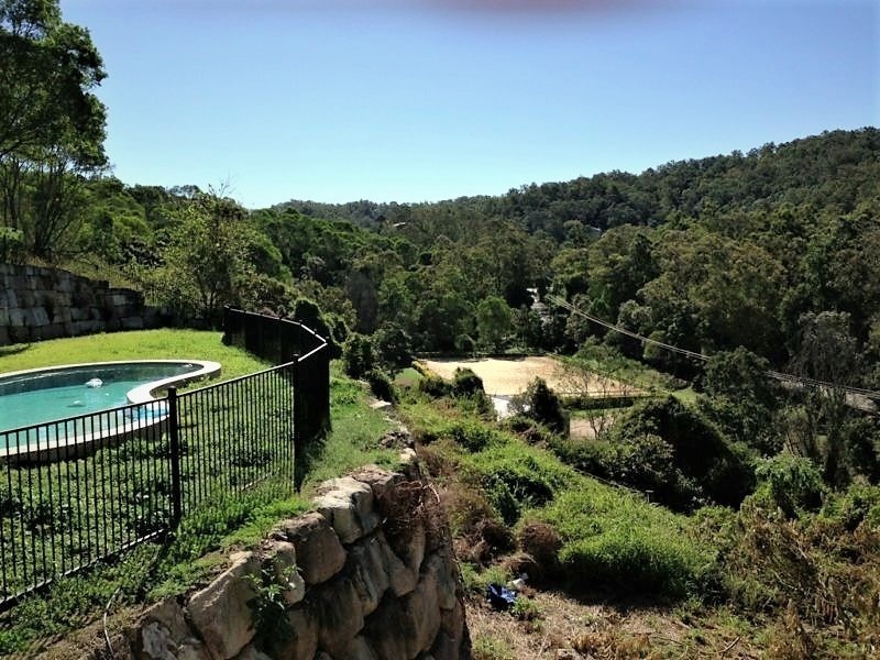 234A Savages Rd, Brookfield QLD 4069