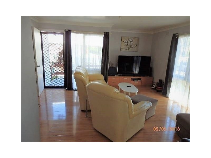 3 Gossamer, Macquarie Fields NSW 2564