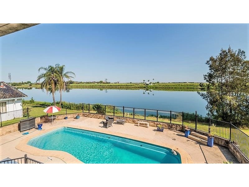 2/2377 Pacific Highway, Cowper NSW 2460