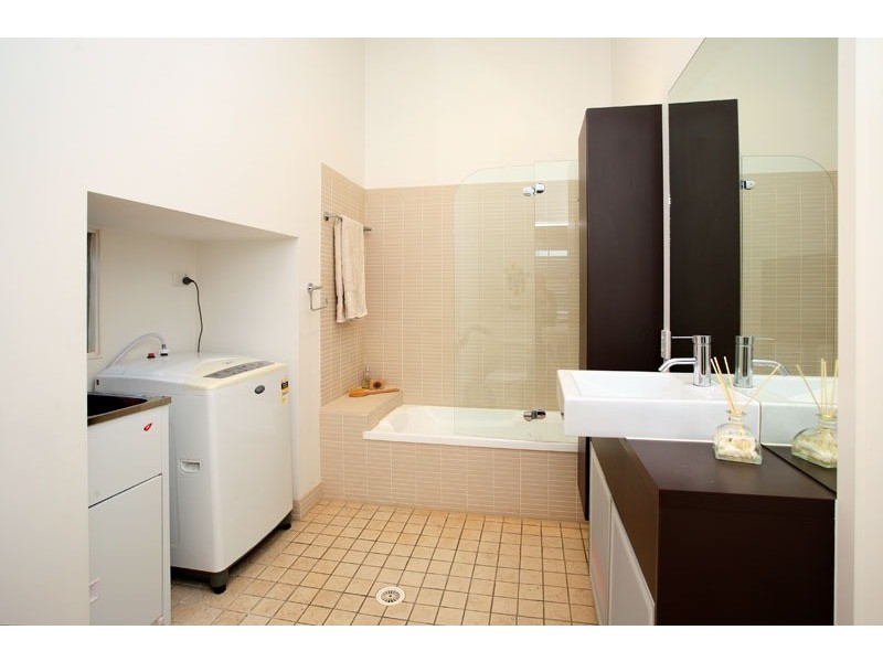 37 Doggett Street, Teneriffe QLD 4005