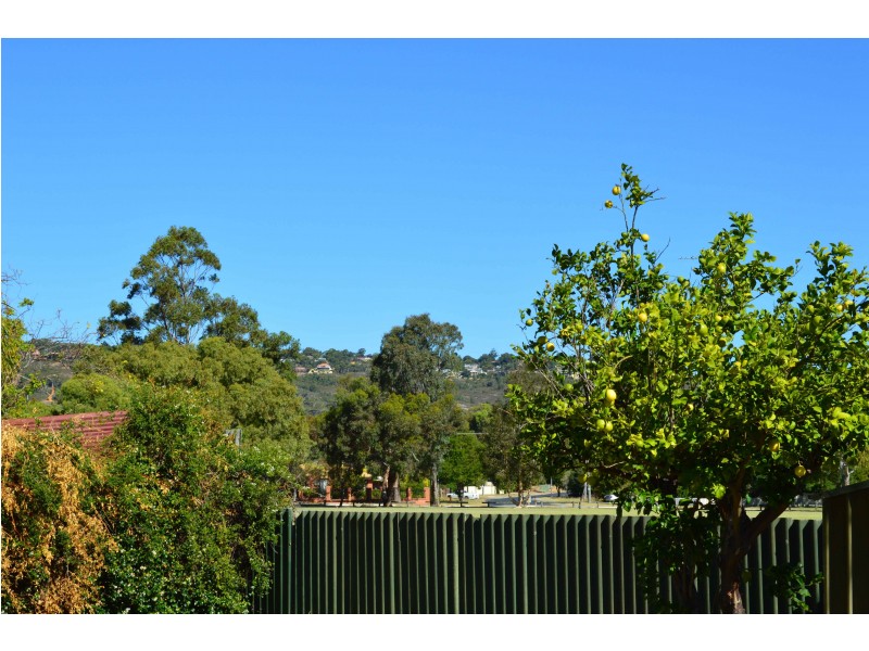 35 Cumberland Road, Forrestfield WA 6058