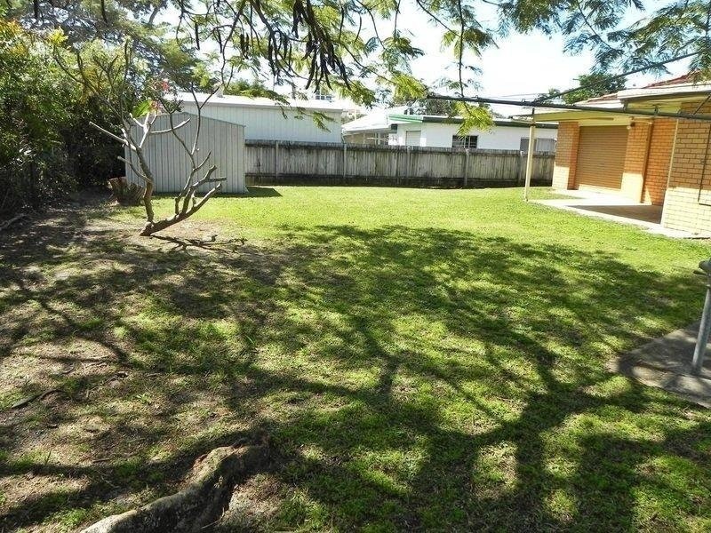 4 Montgomery Crescent, Golden Beach QLD 4551
