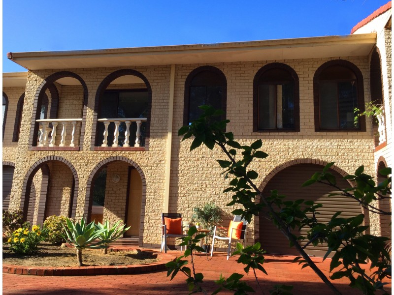 2/12 Henson Street, Silver Sands WA 6210