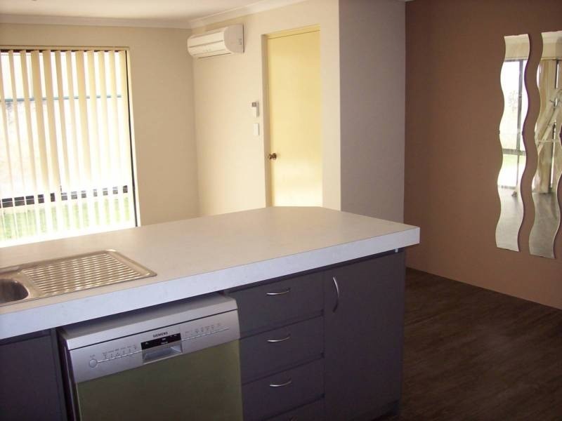 52 Dalrymple Drive, Leda WA 6170