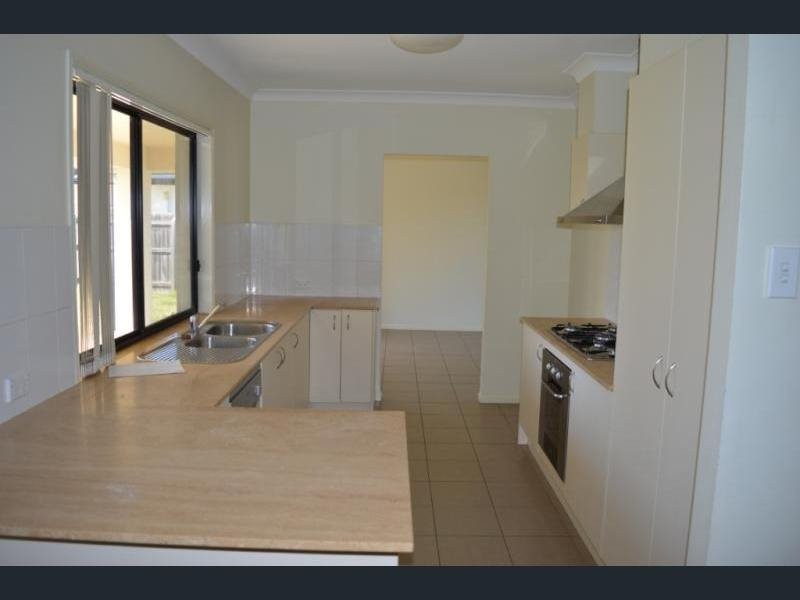 33 Cunningham Avenue, Laidley North QLD 4341