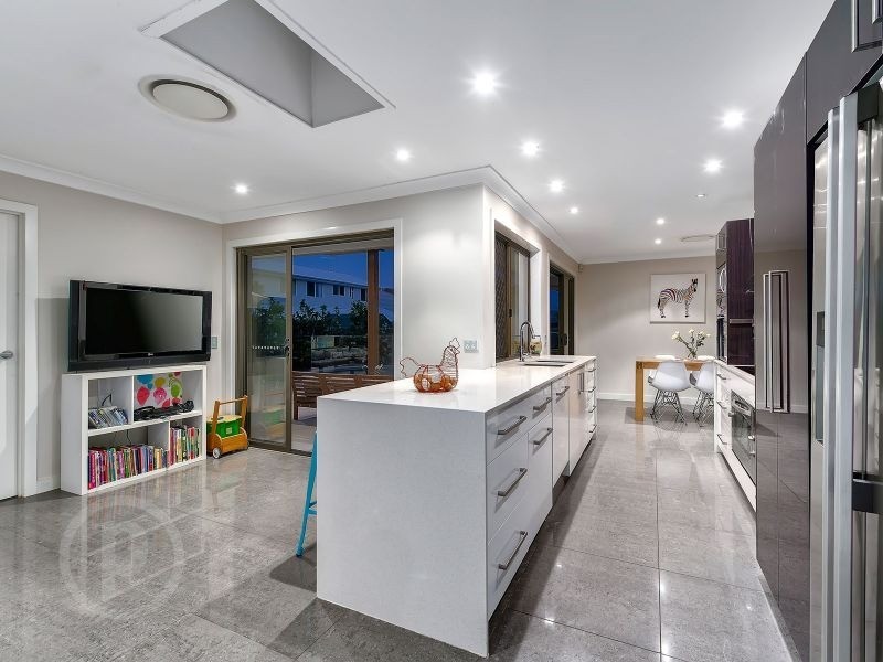 42 Deniven Street, Corinda QLD 4075