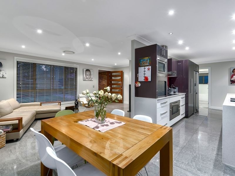 42 Deniven Street, Corinda QLD 4075