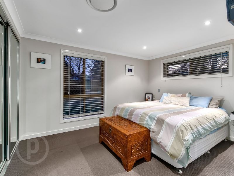 42 Deniven Street, Corinda QLD 4075