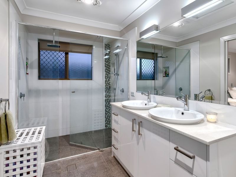 42 Deniven Street, Corinda QLD 4075