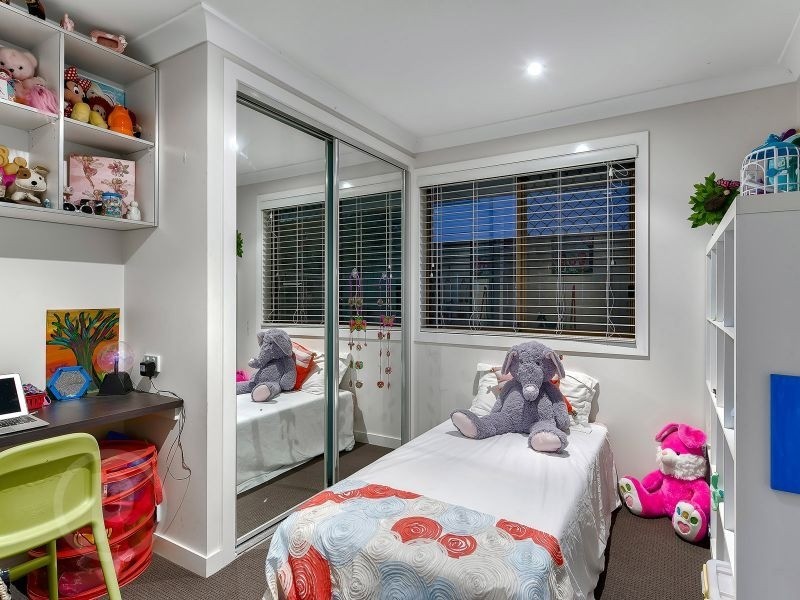 42 Deniven Street, Corinda QLD 4075