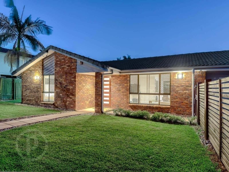 42 Deniven Street, Corinda QLD 4075