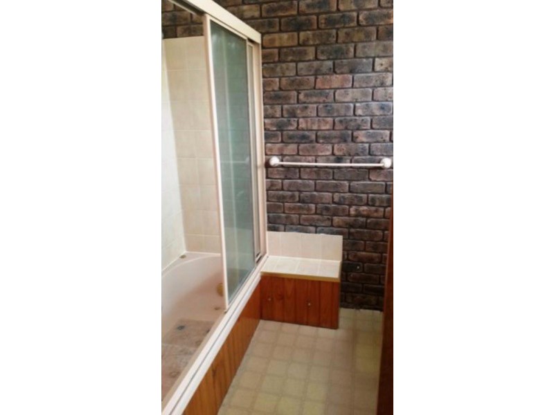 2/38 Topham Street, Rose Bay TAS 7015