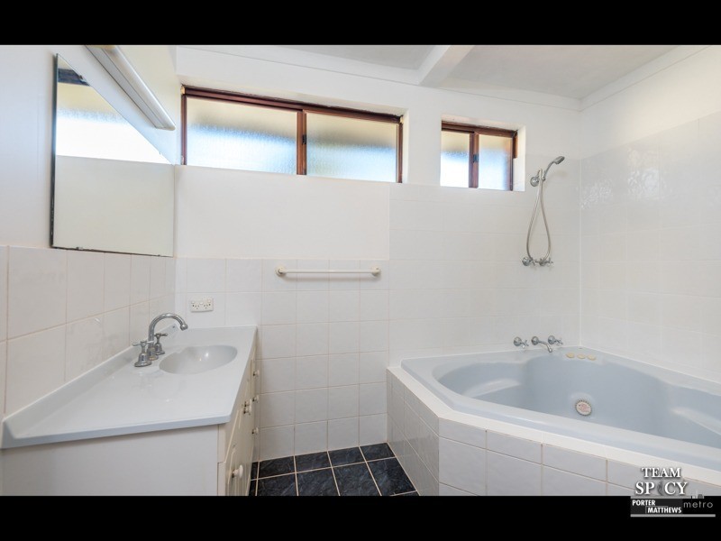 40 Weir Crescent, Beckenham WA 6107