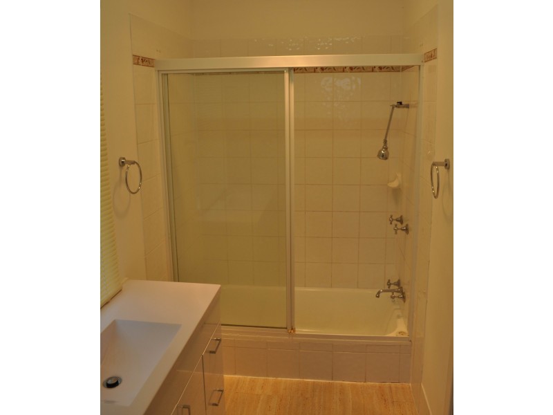 282 Bennetts Road, Norman Park QLD 4170