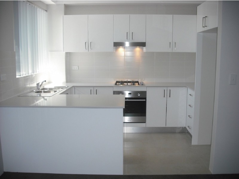 4/45 Santana Road, Campbelltown NSW 2560