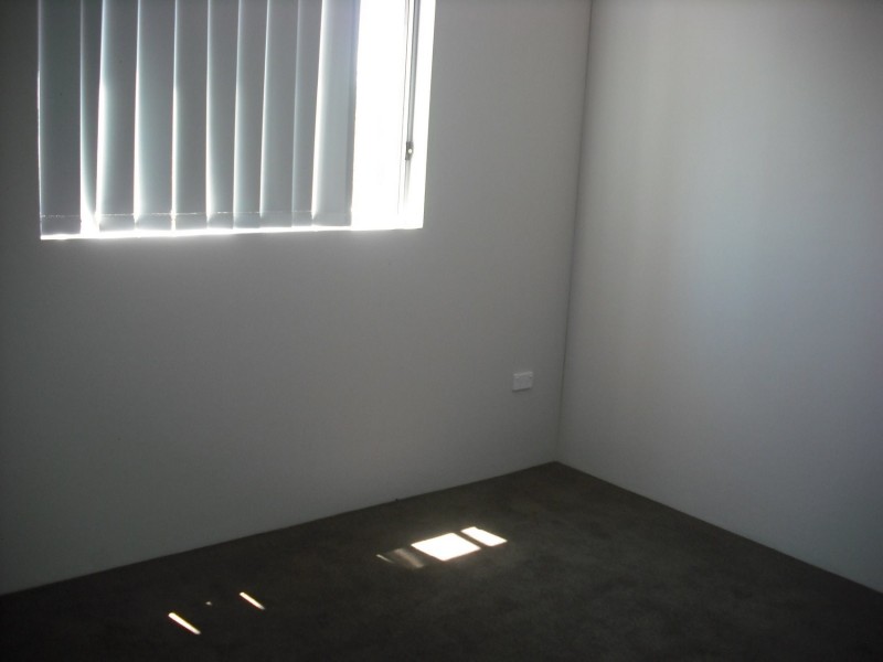 4/45 Santana Road, Campbelltown NSW 2560